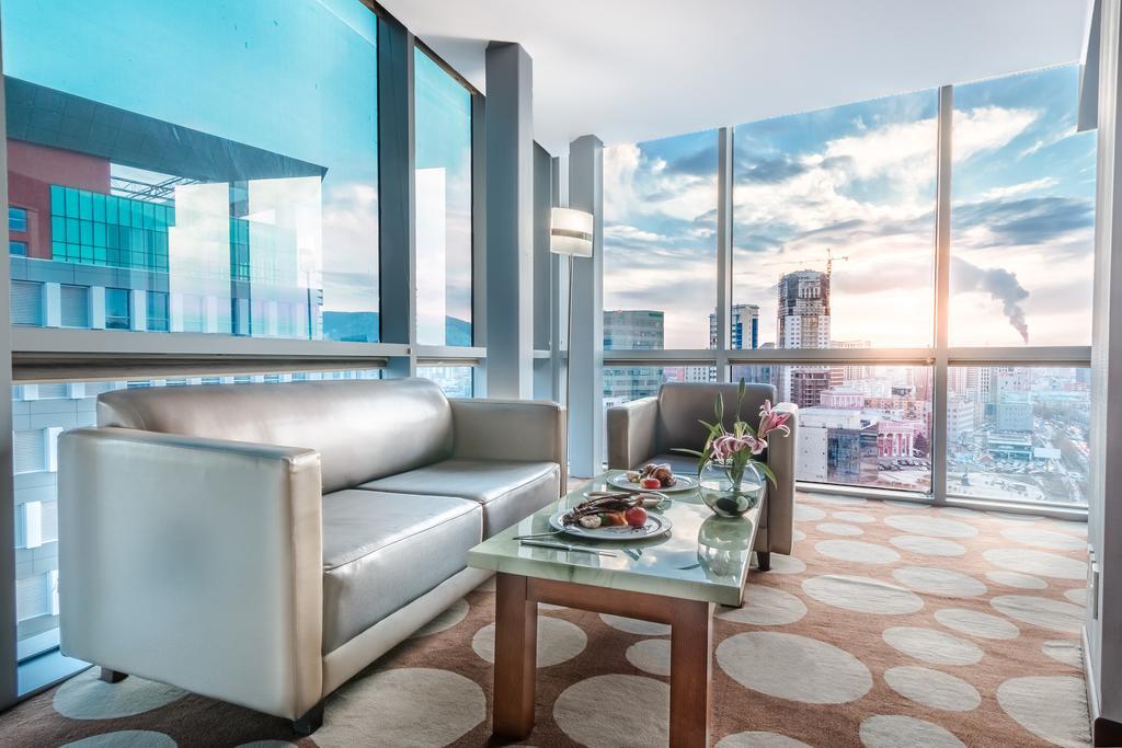 The Blue Sky Hotel And Tower Ulaanbaatar Bagian luar foto